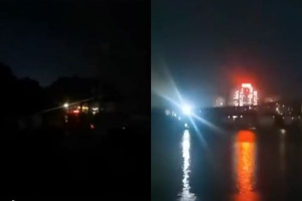 중국 랴오닝성 단둥시(왼쪽)와 북한 신의주(오른쪽)의 야경이 선명한 대비를 이루고 있다. 중국 일부 지역은 최근 전력난으로 인해 야간 전력 사용을 제한하고 있다./트위터