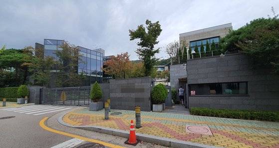 천화동인 1호 법인이 보유한 타운하우스 단지 입구. 양수민 기자