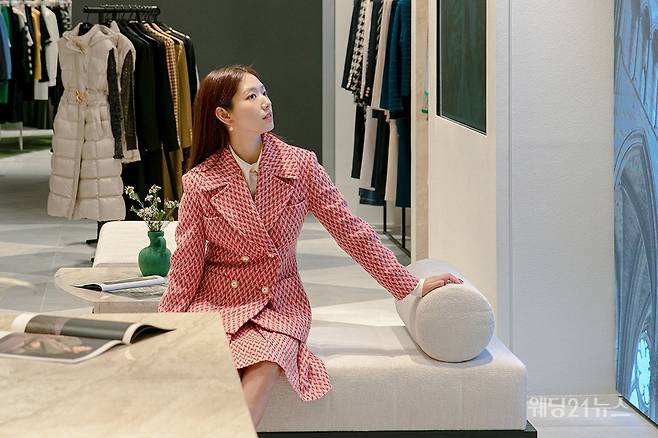 사진 : 대현(대표 신현균), 여성 캐릭터 브랜드 '모조에스핀(MOJO.S.PHINE)' 뮤즈 박신혜
