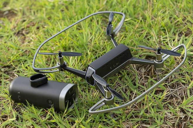 TIE 시프트 레드는 국산 드론의 가능성과 방향을 보여주는 실증형 기체라는 느낌이다. 출처=IT동아