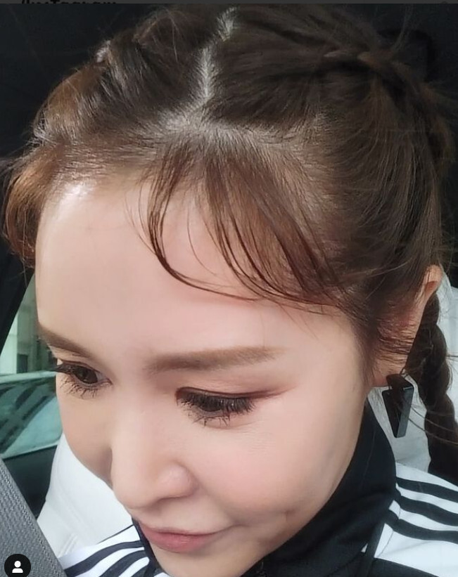 Singer Chae Ri-na has been in the mood.Chae Ri-na posted a picture on October 12 with an article on his personal instagram saying, Make a soft hair ... I want to look a little younger.In the open photo, Chae Ri-na poses with cute hair, which is a cute hairstyle, and Chae Ri-na is making a smile and causing a smile.Hwang Hye-young, who saw this, commented, Cute, and Chae Ri-na replied, I know my sisters heart.In addition, Chae Ri-na added, Everyone is on the same Tuesday as Monday.Meanwhile, Chae Ri-na married Park Yong-Geun, a six-year-old baseball player, in 2016.