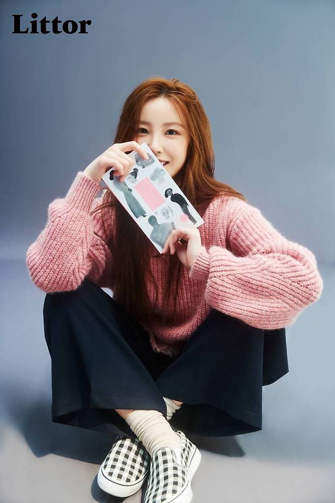 A picture of Actor Jun Hyoseong has been released.On the 12th, a picture of Jun Hyoseong with literary magazine Litter was released, drawing attention.Jun Hyoseong not only has a comfortable and lovely appearance of a natural atmosphere, but also has the chic and intellect of Jun Hyoseong.He said in an interview with Ritter, I wanted to give strength to the person who was experiencing the hardship I felt.I was so comforted, he explained the occasion when he published the essay I am the first. I cant be happy for the rest of my life if I get happiness from others because Im trying to be recognized by others, he said. When I saw me, I thought I was successful if I could be honest and admit it.In particular, Jun Hyoseong said, I think I have become happier since I learned how to read books. The view of the world is really changing with books.Jun Hyoseong is actively communicating with listeners as a DJ for MBC FM4U Jun Hyoseongs Dreaming Radio.Recently, he was selected as a judge of the 23rd Bucheon International Animation Festival (BIAF2021).Jun Hyoseongs picture and honest interview can be found in Ritter No. 32.Photoletter