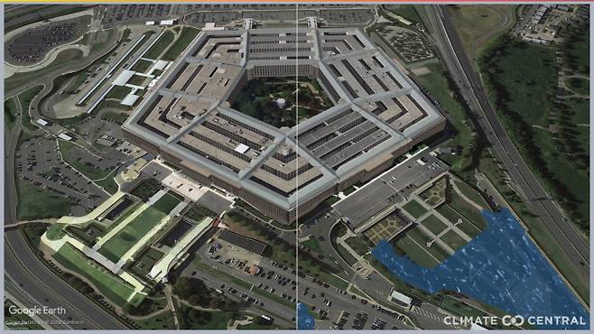 미국 버지니아주 알링턴의 펜타곤(국방부 건물)의 현재 모습(왼쪽)과 지구 온도가 3도 올랐을 때의 모습(오른쪽). 클라이밋 센트럴 제공