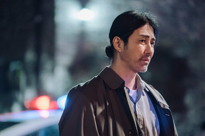 Kim Soo-hyun Cha Seung-won starring One Day Steel was released.Kim Hyun-soo (Kim Soo-hyun), who became a suspect of murder overnight at ordinary College students, and the eight-part hardcore Crime Drama One Day (director Lee Myung-woo), who depicts the fierce survival of Cha Seung-won, a bottom-three lawyer who does not ask the truth, make their first greetings to the public through Coupang Play in November.Lee Myung-woo, who has caught three rabbits with fun, workability, and box office as a hot-blooded priest, catches megaphone and expects the birth of Well-Made Drama.This work is a bold production that was hard to see in any Crime Drama, and it expresses the events in the work very impactfully, expressing the width of emotions that Kim Soo-hyun and Cha Seung-won are experiencing, and will make viewers fall into the story at once.Kim Sung-han, general director of Coupang Play, said, One day is a work that started against a solid script composition.Im glad Coupang Play will be showing One Day as its first series, and I think I can show good works to the members of Wow.