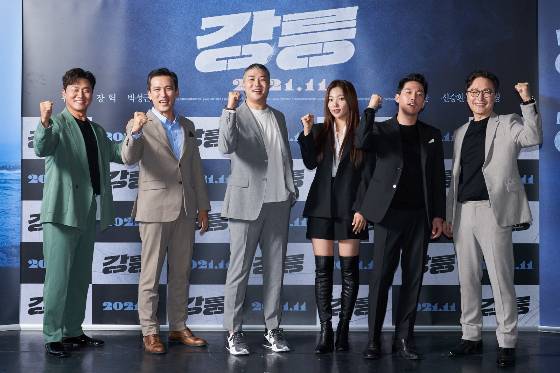 오대환, 유오성, 윤영빈 감독, 이채영, 장혁, 박성근(왼쪽부터) /사진제공=(주)스튜디오산타클로스