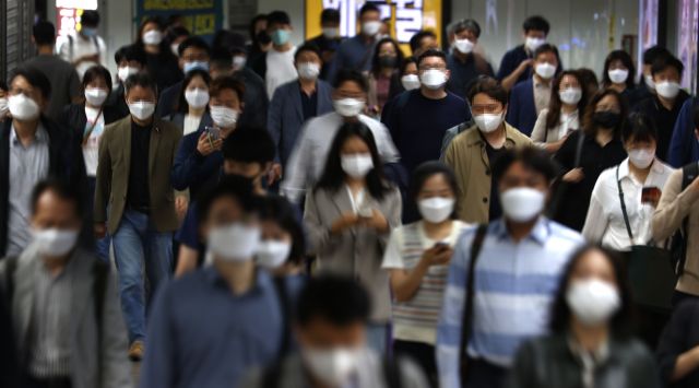 시민들이 지하철 광화문역에서 출근길을 서두르고 있다. 사진은 기사 내용과 직접적인 연관이 없습니다. 연합뉴스