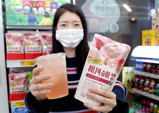 세븐일레븐의 허니복숭아에이드. <세븐일레븐 제공>