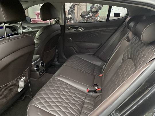 기아 스팅어 2열. <이상현 기자>