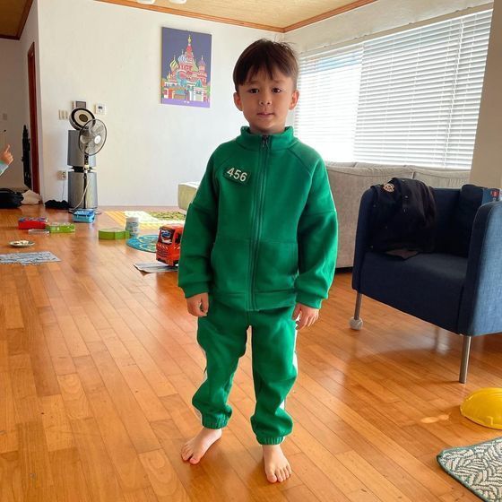 '오징어 게임' 초록색 체육복을 입은 윌리엄 해밍턴. 샘 해밍턴 사회관계망서비스(SNS) 갈무리