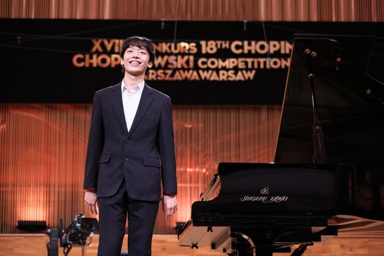 한국 참가자 중 유일하게 쇼팽 국제 콩쿠르 결선에 진출한 21세 피아니스트 이혁. 테크닉과 음악성 모두로 주목받았다. [EPA=연합뉴스]