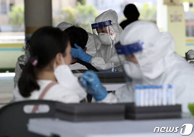 밤사이 충북에서 신종 코로나바이러스 감염증(코로나19) 확진자 24명이 추가됐다.(사진은 기사 내용과 무관함) / 뉴스1 © News1