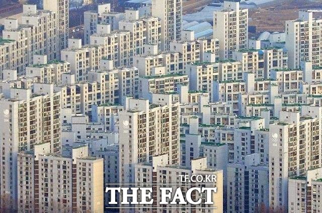 19일 국회 국토교통위원회 소속 김상훈 국민의힘 의원은 서울 중소형 아파트 평균 매매가가 7억 원대를 넘어섰다고 밝혔다. /더팩트 DB