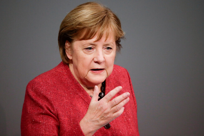 앙겔라 메르켈 독일 총리가 지난해 12월 베를린 의회에서 연설하고 있다. 베를린/로이터 연합뉴스