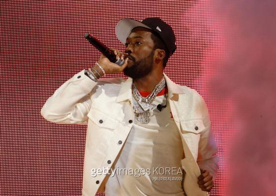 NEW YORK, NEW YORK - SEPTEMBER 25: Meek Mill performs onstage during Global Citizen Live, New York on September 25, 2021 in New York City. (Photo by John Lamparski/Getty Images,)