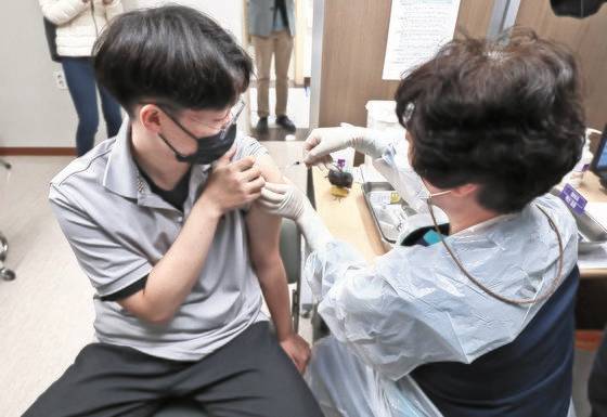 16~17세 접종 시작