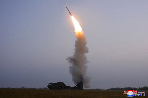 북한이 지난달 30일 시험발사한 신형 반항공미사일. [사진 출처=연합뉴스]