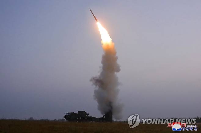 합참 "북한, 동해상으로 미상발사체 발사" ※ 기사와 직접 관계가 없는 자료사진입니다.