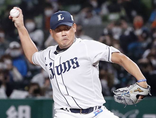 마쓰자카의 마지막 투구 (도코로자와 교도=연합뉴스) 세이부 라이언스 우완 투수 마쓰자카 다이스케가 19일 일본 사이타마현 도코로자와시 메트라이프돔에서 열린 일본프로야구 닛폰햄 파이터스와의 은퇴 경기에서 투구하고 있다.