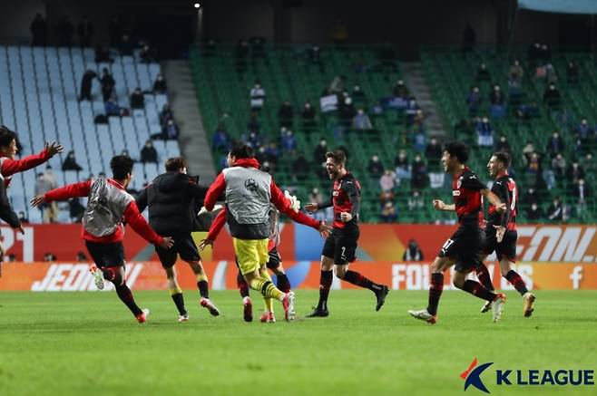 포항이 울산을 누르고 ACL 결승에 올랐다. (한국프로축구연맹 제공)