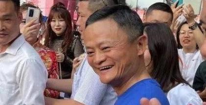 지난 5월 중국 저장성 항저우에 있는 알리바바 본사에서 열린 '알리데이' 행사에 참석한 창업자 마윈. 중국 웨이보