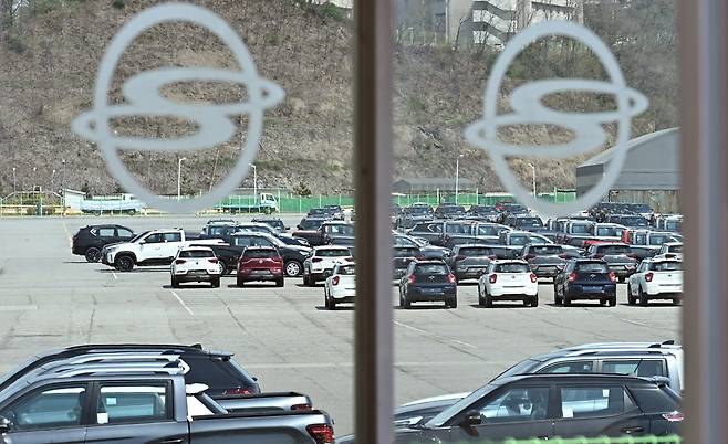 에디슨모터스가 쌍용차 인수 우선협상대상자로 선정됐다. 사진은 쌍용차 평택 출고센터. /사진=뉴시스