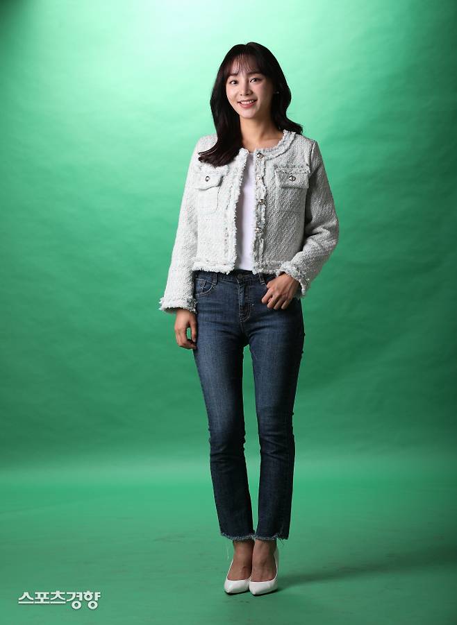 최근 종영한 KBS2 월화극 ‘경찰수업’에 출연했던 배우 김재인이 14일 서울 중구 정동공원에서 스포츠경향과 인터뷰에 앞서 포즈를 취하고 있다. 2021.10.14/정지윤 선임기자