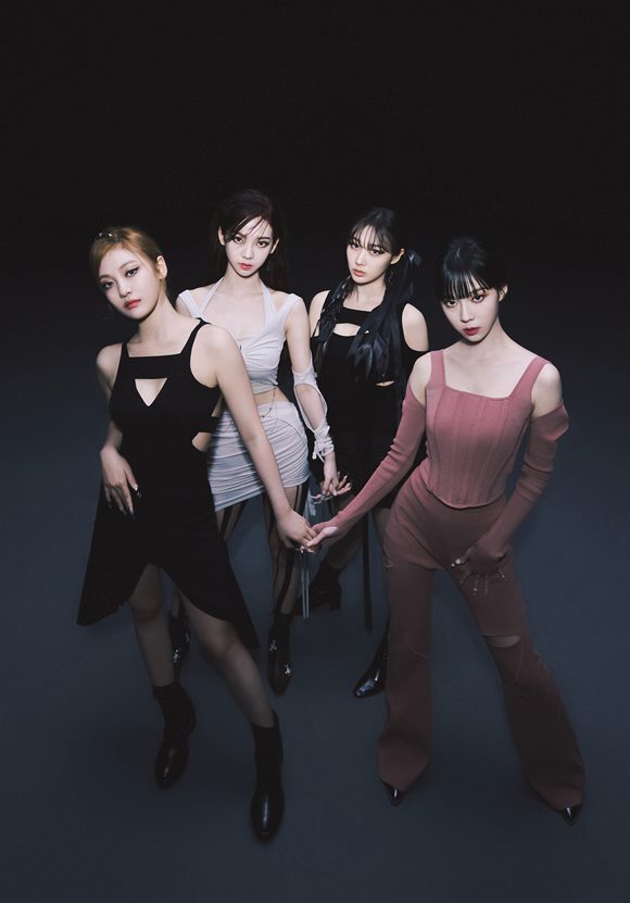 걸그룹 에스파가 지난 5일 발매한 첫 미니앨범 'Savage'로 하프 밀리언셀러에 올랐다. /SM엔터테인먼트 제공