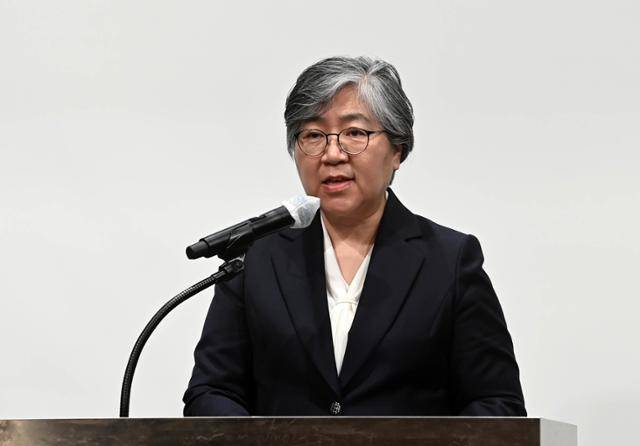 22일 오후 서울 서초구 엘타워에서 열린 '단계적 일상회복을 위한 2차 공개토론회'에서 정은경 질병관리청장이 개회사를 하고 있다. 공동취재, 연합뉴스