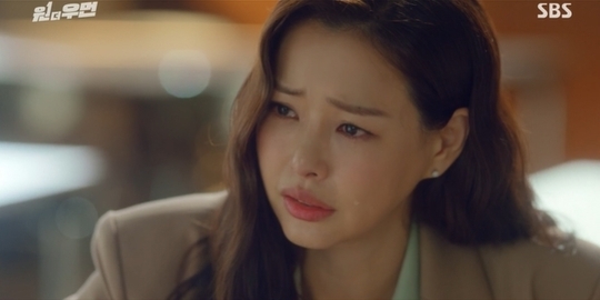 Lee Ha-nui was shocked to learn the truth his father wrote an arson An Innocent Man for him.In the 11th episode of SBS gilt drama one the woman (played by Kim Yoon and directed by Choi Young-hoon), which was broadcast on October 22, the figure of a supporting actor (Lee Ha-nui) who continues to struggle to reveal the corruption of Hanju was drawn.On this day, Cho Yeon-ju and Han Seung-wook (Lee Sang-yoon) were in crisis due to the securities company Chirashi, which was first circulated by Park So-i (Park Jung-hwa).Park So-i shed the fake problem of the supporting actor in order to trample han seung-wook (Song Won-seok) with his wings due to his supporting actor.Han Sung-hye (Jin Seo-yeon) reached out to Park So-i.Han Sung-hye also visited Kang Minas aunt Kang Eun-hwa (played by Hwang Young-hee) and said, It is the shape of a securities company Chirashi, who says that Olkeh is a fake.In the meantime, the number of people who doubt and guess the identity of Cho Yeon-ju increased one by one.First, Ryu Seung-deok (Kim Won-hae) met a person who met at a luxury goods store when Cho Yeon-ju was posing as Kang Mina, and questioned the fact that Cho Yeon-ju was at a luxury goods store when she said she had a vacation.On the other hand, Han Sung-hyes secretary, Jung Do-woo (Kim Bong-man), learned about Kang Minas smuggling and heard the clue of the supporting actor Identity from the three-way wave.han seung-wook appealed to the supporting actor who returned home, saying, You and I are a co-destiny, and said, I have no intention of divorceing anyone whoever you do.Youre not Kang Mina. Your name, your age, I know that much. I didnt care more about the real Kang Mina. I dont care.I just need you now, he said, revealing that he knows the identity of the supporting actor.But Han Seong-uns Blackmail – Cinémix Par Chloé didnt work with the supporting cast.The supporting actor said, So you have to keep playing Kang Mina to keep the position, but if I do not need it?If you tell me Im not Kang Mina, youll fly right from there. No matter what happens to me, youre incapable of protecting your wifes legacy.Then shut up for you and protect me now, not for me. han seung-wook shrank again and left.In the meantime, Jang Seok-ho, who had bought a supporting actor earlier, woke up.Han Sung-hye ordered the treatment as soon as he was reported, and Han Seung-wook and Cho Yeon-ju visited the hospital directly.However, Jang Seok-ho denied the intention of the accident on the pretext of epilepsy obtained from a fire accident at a factory in Hanju.Instead, Jang Seok-ho showed up asking Han Sung-hyes secretary, Jung Woo, to meet him alone.Ryu Seung-deok was informed of the current situation of the supporting actor. Ryu Seung-deok noticed the two-person role compared to the performance of Kang Mina.Kang Mina or a supporting actor , and I was convinced that 100% supporting actor is one person and two roles in the attitude of a supporting actor full of anger.Ryu Seung-deok tried to revisit his identity statement during Cho Yeon-jus appointment to Inspection.Ahn Yoo-joon (Lee Won-geun) found out all the important things related to Lee Bong-sik (Kim Jae-young) after the house incubation.Lee Bong-sik has always bragged that he has hidden a huge thing in the pawn shop in front of the house to the people who were gambling together.In addition, Ahn Yoo-joon also handed over information that there seems to be a person carrying this USB in the triangular group, and Cho asked Wang Pil-gyu (Lee Kyu-bok) and Choi Dae-chi (Jo Dal-hwan) to come to him.But USB had already been in someones hands.Han Sung-hyes secretary, Jung Do-u, was discovered by Han Seung-wook while performing the Jang Seak-ho treatment.Han Seung-wook hurriedly chased Jung Do-u, who was running away to give the shot, but could not catch him.Meanwhile, the supporting actor stumbled upon the three-way wave that had fought in the past and captured the USB in his hand, which he fought to disguise as a chicken mask and take away, but he could not take it away.Jang Seok-ho, who died, told the truth to Han Seung-wook, Cho Yeon-ju, belatedly.Jang Seak-ho said, He told me to do a job because he would give me a case. My wife said she would have a job at the hotel that day.If he gives you a signal while you wait, you can take her. But she suddenly appeared without a signal.I started as I thought things should not go wrong, but I was nervous and suddenly I had a seizure. He also told another shocking truth: I was paid for testifying fakely in the past weeks factory fire, said Jang Seok-ho. I saw someone burning.Im sorry, too. He was in every room in the dorm, and the announcement allowed the entire factory to evacuate.I drank smoke and my epilepsy got worse, but if he did not wake up, he would have died.I did not lie to him, but he admitted that he had set fire, and Cho was shocked to find out that this was the truth about Kang Myung-guk (Jung In-ki).Han seung-wook tenderly soothed the regrettable supporting actor.Han Sung-hye attacked the attack. Han Sung-hye visited han seung-wook and said, There is no meeting tomorrow morning.The pills I gave you, sometimes you dont sleep. Theyre unusual. Inspection is the brain. And youre not free.I will release all the videos I have taken after making Chirashi. Han Sung-hye also made han seung-wook as the eldest son of the Hanju group, Blackmail - Cinémix Par Chloé.Han Sung-hye showed a recorder to han seung-wook, who believes in the supporting actor and shows a dignified attitude, saying, You know it, its your wifes fake.Previously, Han Sung-hye set up a secret recorder in the supporting actors room, and recorded all the conversations between han seung-wook and the supporting actor.Han Sung-hye, who has taken care of the hair of the supporting actor naturally, has completed the genetic inspection. Han Sung-hye said, You have no choice.Who is she?