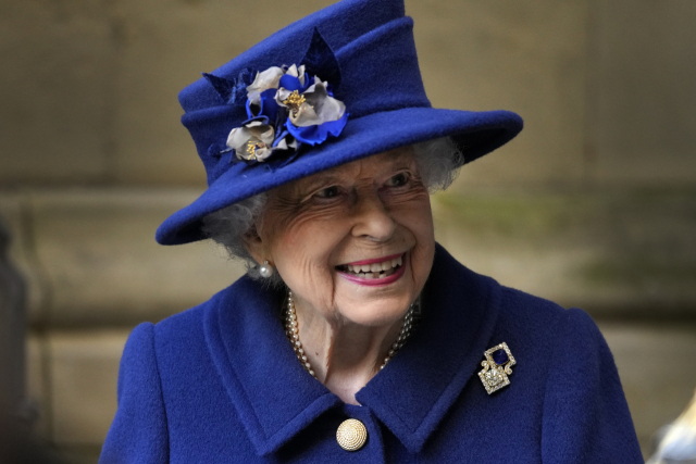엘리자베스 2세 영국 여왕(95)이 병원에 입원해 하룻밤을 보낸 뒤 퇴원했다고 버킹엄궁이 21일(현지시간)밝혔다. /AP연합뉴스