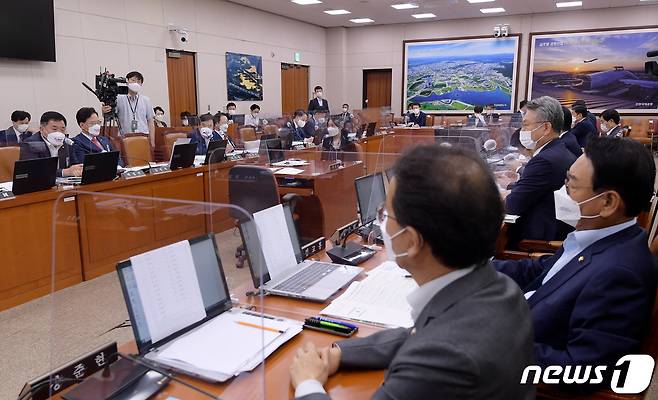 국토교통위원회 국정감사 2021.10.8/뉴스1 © News1 이동해 기자