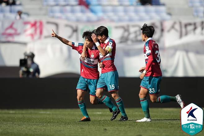 대전하나시티즌의 마사(왼쪽)(한국프로축구연맹 제공)© 뉴스1