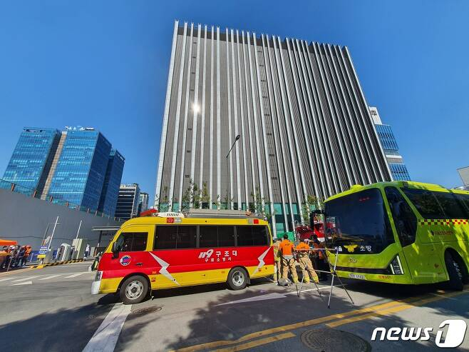 서울 금천구에 있는 건물 지하에서 소화 가스가 유출돼 작업자 2명이 목숨을 잃고 9명이 다쳤다. /사진=뉴스1
