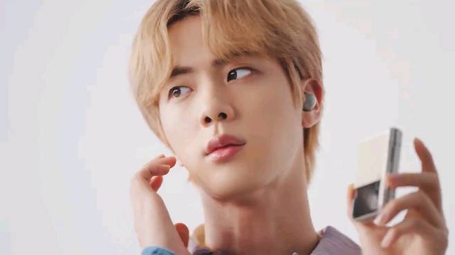 방탄소년단 진, 완벽 비주얼+러블리 장꾸美..'다재다능 김석진'