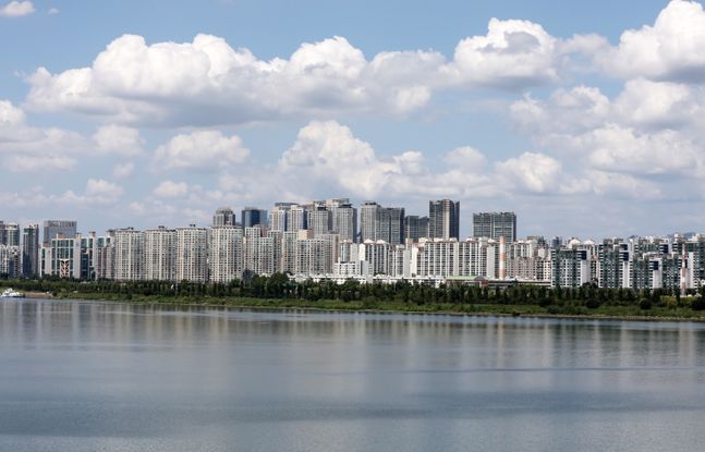서울 아파트 평균 매매가격이 1년 만에 2억원 오르면서 12억원을 돌파했다.ⓒ뉴시스