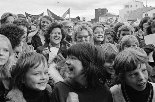1975년 10월 25일 아이슬란드 여성 파업 현장. 여성 노동인구 90%가 이날 하루 파업에 동참했고, 오늘날 아이슬란드는 성평등지수 부동의 세계 1위를 기록하고 있다. women's history archives