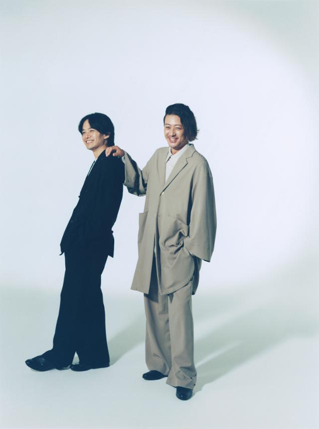 일본 배우 오다기리 조(오른쪽)와 이케마쓰 소스케는 한일 합작영화 '당신은 믿지 않겠지만'에서 형제로 연기 호흡을 맞췄다. 디오시네마 제공
