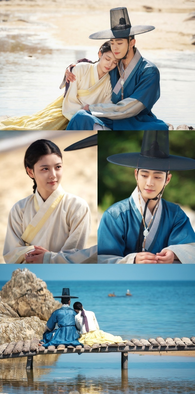 Time Hunggi Ahn Hyo-seop and Kim Yoo-jung share comfort with each other as the only person.The tragic fate of SBS drama Timmy Hung (director Jang Tae-yu/playplayplay by Ha-eun/production studio S, studio Tae-yu) who left only two times until the final episode, which pushed by Haram (Ahn Hyo-seop) and Timmy Hung (Kim Yoo-jung) is foreshadowing the unpredictable development to the end.In the meantime, the production team of Timmy Hung will reveal the sadness of Timmy Hung and the 15th screen of Haram who keeps it next to it.Timmy Hung is suffering from the death of his father Hong Eun-oh (Choi Kwang-il) as his own fault.Earlier, Timmy Hung lost his father due to the Kwak Si-yang army who coveted the devil.Haram also managed to bear the sacrifice of the escort warrior Mu-young (Song Jae Suk), which broke the hearts of viewers.The two who have lost a precious person share the sadness and comfort each other.In the open photo, the figure of Timmy Hung, who hugs the shoulder of Timmy Hung and puts down the hard mind on the shoulder for a while, is sad.The two people who are comforting each other show the power of love that is the will of the stormy situation.Another photo captured Haram trying to give Timmy Hung a jade again.The Haram, who holds Timmy Hungs hand firmly, and Timmy Hung, who looks at him and moistens his eyes. They promise love in front of candlestick rocks.What is the covenant between the two in front of the candlestick rock, which is the place to empty the cow, and the romance of the comfort and tears of Haram and Timmy Hung, which shine red here, is added.But the anxiety factors surrounding Haram and Timmy Hung make it impossible to put the strings of tension to the end.The power of the king is getting bigger in Haram, and Timmy Hung has to re-drain the dragon for Haram.Attention is drawn to the story of Timmy Hung, which is heading toward the end, whether the two people who surround each other can keep their love like two hands they have caught.
