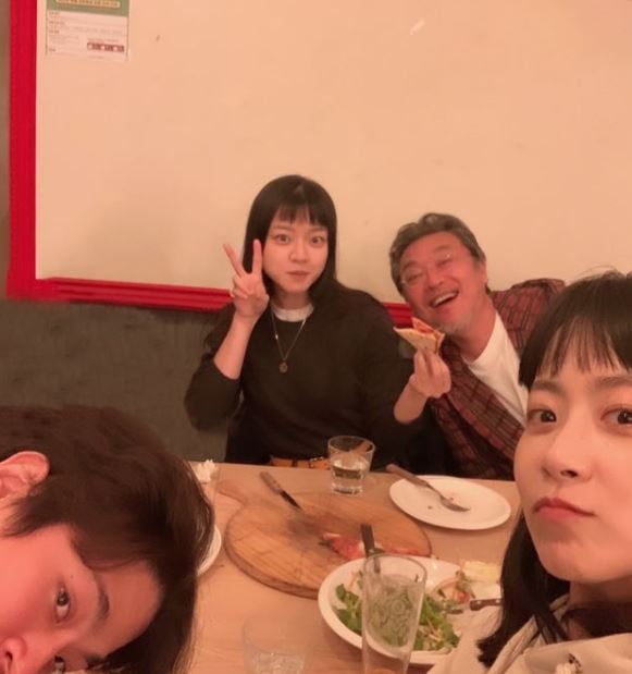 Actor Ryu Hyun-kyung has reported on his recent situation.Ryu Hyun-kyung posted a picture on his SNS account on the 25th with an article entitled Thank you for a long time.Ryu Hyun-kyung in the public photos is having a happy time with actors Park Jung-min, Go Ah-sung and Kim Ui-Seong.The four of them gathered while enjoying the meal and left a certification shot.They have been breathing in the movie Office released in 2015, and after six years, they have been proud of their strong friendship and attracted attention by emitting a warm atmosphere.On the other hand, Ryu Hyun-kyung will appear on the original Kakao TV original Do you want a cup of coffee?