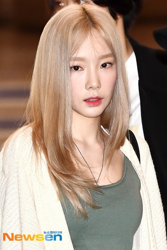 The SNS explanation of the group Girls Generation Taeyeon seems to have become a self-inflicted number.Taeyeon, who was identified as one of the Grand Historian victims of the YG Entertainment Real Estate Records worth 250 billion won, made his first position on October 28 through his SNS, saying, I am crazy and I will do a speculation.I have lived away from my family since I was a child, so it was my wish to set up a home for my family in a place where I can meet more often with my work and living place, said Taeyeon. With the consent of my family, my parents confirmed it with their own eyes, .Taeyeon said, I have been unilaterally aware of the damage situation and I am waiting for the situation. I am very upset about why I should be doing this.Taeyeon concluded the article by asking for Misunderstood and restraint.But even after Taeyeons explanation, public opinion has rarely subsided.Some netizens questioned the explanation that they bought land that could not be developed in the forest conservation law in the first place for the purpose of living, and actively refuted, saying, It is Speculation to listen to undisclosed information that development restrictions are released and to buy more than you can change the purpose.Furthermore, the netizens were disappointed in the heavy situation of being misunderstood by speculation, and the light explanation through the Instagram story.Especially, the problematic statement is Do you want to say that I am crazy?The netizens may have not known that it was speculation because they conceded a hundred times, How is this a statement?, It is too rash to cope with the situation where suspicion is inevitable.However, I do not know why I appeal to the feeling that I am upset. Taeyeon seemed to be conscious of this controversy and gave himself an explanation 24 hours before the article was automatically written.On October 28, YTN reported that a famous Korean star A, who belongs to the girl group, suffered 1.1 billion won in connection with the YG Entertainment Real Estate Records of the Grand Historian case of 250 billion won.A YG Entertainment real estate company bought 700 million won in a preservation area area, which is virtually impossible to develop in Hanam, Gyeonggi Province, for 400 million won, and sold it to A for 1.1 billion won in just three months.Since then, Mr. A has been reported to be a blind person by Taeyeon, a member of Girls Generation.Singer Taeyeon has been focused on the official statement of more orderly in the future, whether he can stand in front of the public as an artist and broadcaster who is loved again by unraveling his own injustice.