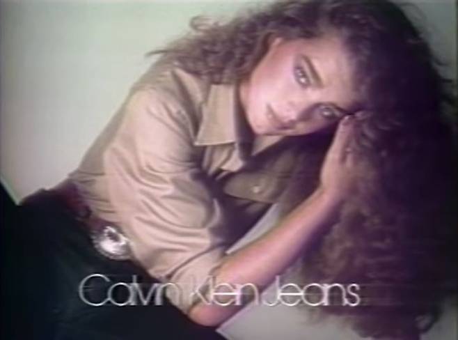 브룩 실즈가 15살 때 찍은 캘빈 클라인 광고. /뉴시스