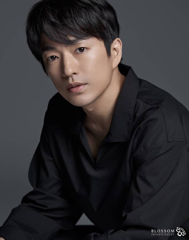 검은 태양, 정문성