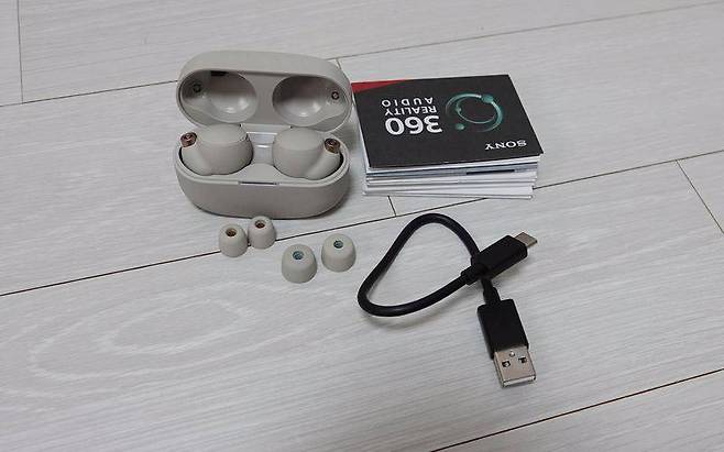 WF-1000XM4 구성품