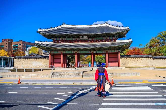 복장한 해설사가 진행하는 순라군 해설사 프로그램