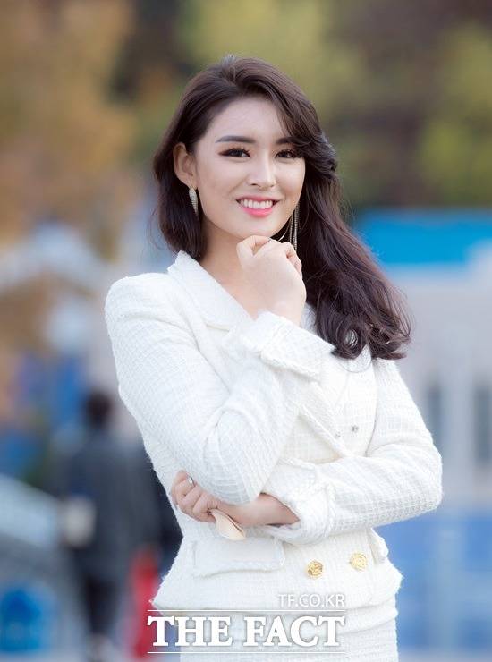 "맘껏 기량을 발휘하고 돌아올게요." 1m76의 키와 어울리는 늘씬한 몸매, 서구형 이목구비를 갖춘 김지수는 한국대회 심사위원들로부터 "미적 아름다움을 중시하는 미스유니스형 기준에 가장 부합한 최적의 스타일"이라는 평가를 받았다. /이동률 기자