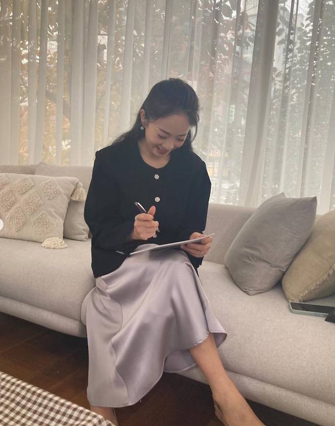Park Eun-young posted two photos on the official Instagram on the 24th, along with an article entitled I realize the importance of health and I am late in my medical care.In the photo, Park Eun-young looks at his cell phone with a bright expression. In another photo, he sits on the couch and looks like Park Eun-young writing something.Choi, a broadcaster from Announcer who saw the post, commented, My senior was sick, be careful about your health.Meanwhile, Park Eun-young married Kim Hyung-woo, a businessman younger than her in 2019, and gave birth to Bum Jun-gun in February.After resuming his post-birth activities, he is currently appearing on the SBS entertainment program The Beating Girls.