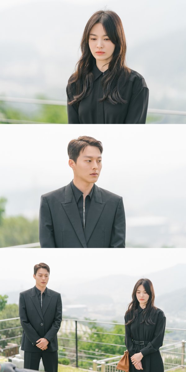 SBSs Drama Now, Were Breaking Up (playplay by Jane director Lee Gil-bok creator Gline & Kang Eun-kyung) is spreading a deep melodrama sensibility.Ha-yong (Song Hye-kyo) and Jang Ki-yong (Jang Ki-yong), who had been in a struggle since the beginning, are saddened by the two people who have grown too big to stop.Ha-yong and Yoon Jae-kooks relationship is at a big turning point, the production team said on the 25th, a day before the five-time broadcast.According to the production crew, Ha-yeongs relationship with Yoon Jae-guk began in Paris 10 years ago; Ha-yeong bought a picture of an unknown artist on Paris Road 10 years ago.And he has kept the picture dearly until now, because when Ha-yeong was the hardest, it gave him great comfort.So the relationship between the two passed once.There was another chance for Ha-yeong and Yoon Jae-guk to meet.Ten years ago, Yoon had to give a recommendation letter to Ha-yeong, a foreign student at Paris Fashion School, but asked his brother Yoon Soo-wan (Shin Dong-wook) for the shooting schedule.Yoon met and fell in love with Ha-yeong where he visited instead of his brother Yoon Jae-kook. In the original way, the relationship with Ha-yeong was not Yoon Soo-wan but Yoon Jae-kook.So the two ties were out of order, and Ha-yeong and Yoon Jae-kook met only 10 years later.However, Ha-yeong was found to have been a lover with Yoon Soo-wan, who died 10 years ago, and their love was met with trials.Ha-yong pushed Yoon Jae-guk out, but Yoon Jae-guk said, Did you miss me? I wanted to see you?Ha-yeong showed that he would not put his mind down for him.Can Ha-yeong and Yoon Jae-guk be lovers? Can they be happy without hiding their hearts toward each other?The production team said, In the 5th broadcast on the 26th, a secret surrounding Yoon Jae-guk is revealed.I hope that you will pay attention to how this secret will affect the relationship between Ha-yeong and Yoon Jae-kook, he said.The 5th episode of Jihejung will be broadcast on Friday, 26th at 10 p.m.
