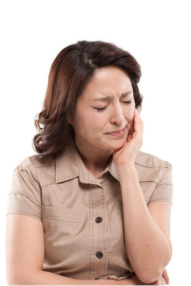 처음에는 순간적인 안면 통증으로 시작되는 삼차신경통은 40~50대 여성에게 주로 나타난다. 게티이미지뱅크