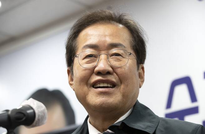 국민의힘 홍준표 의원이 8일 서울 여의도 캠프 사무실에서 열린 캠프 해단식에서 발언하고 있다./뉴시스