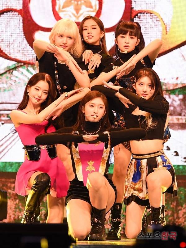 걸그룹 아이브(IVE)(유진, 가을, 레이, 원영, 리즈, 이서) 데뷔 쇼케이스. 사진=이혜영 기자 lhy@hankooki.com